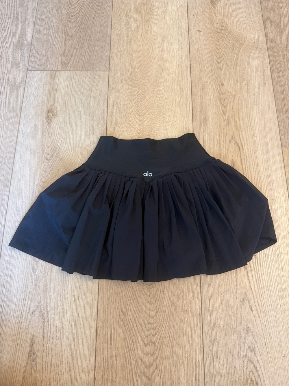 ALO Yoga Black Circle Skirt with Wide Waistband - Picture 2 of 4